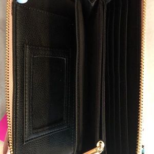 Betsey Johnson Bags - Large Betsy Johnson wristlet Betsey Johnson Bags - Large Betsy Johnson wristlet